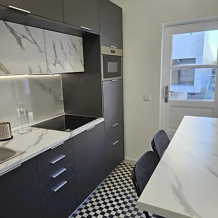 Apartment Lm Art